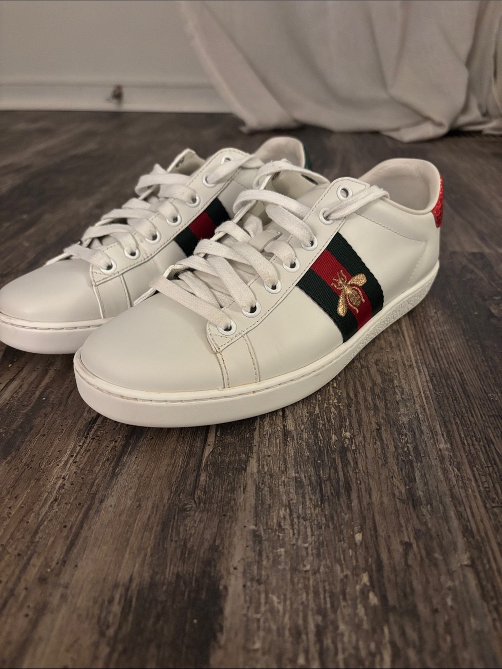 Women's Gucci Ace sneaker with bee - Picture 7 of 7